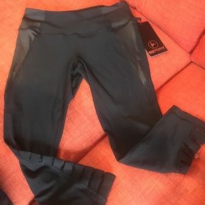 90Degree NWT Capri yoga pants